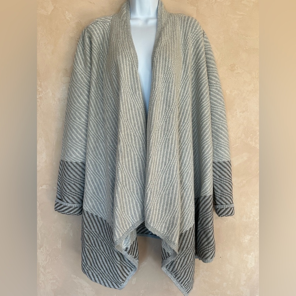 Lucky 🍀 Brand Gray Striped Women's Sweater - L